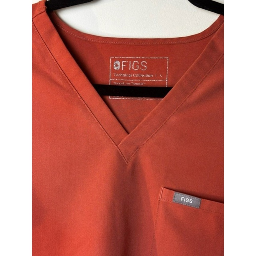 FIGS Size L Catarina‎ Technical Collection Scrub Top Orange V-Neck Short Sleeve